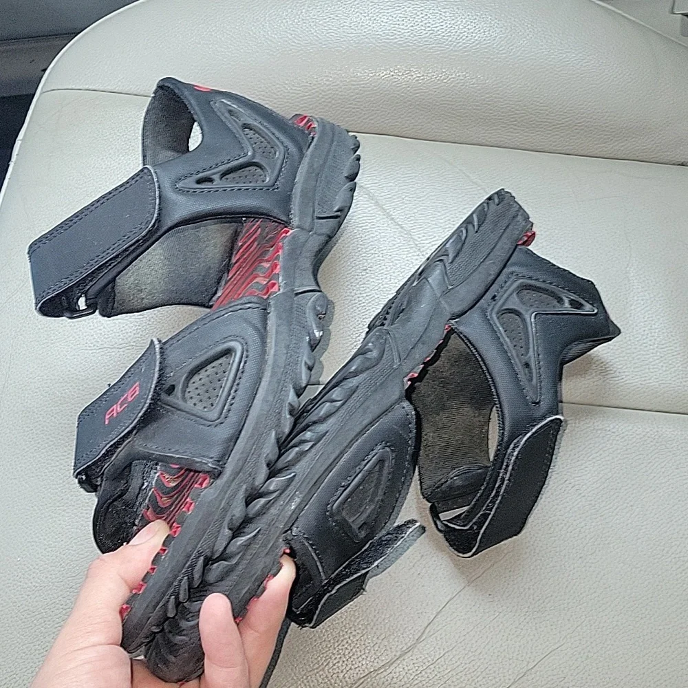 Nike ACG Santiam 4 Sandals Black Red Colorway Size 7 Hiking Sandals